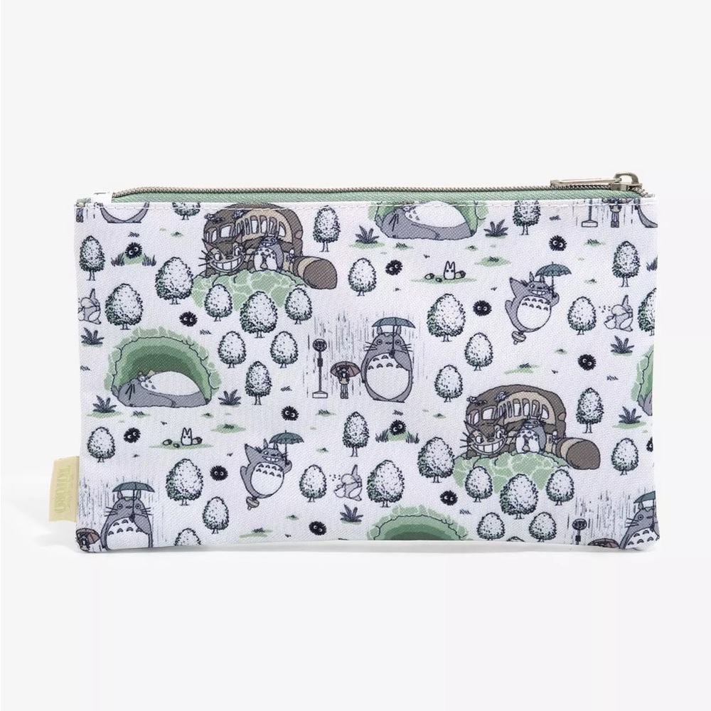 🍃LOUNGEFLY- Studio Ghibli My Neighbor Totoro Makeup Bag, NWOT